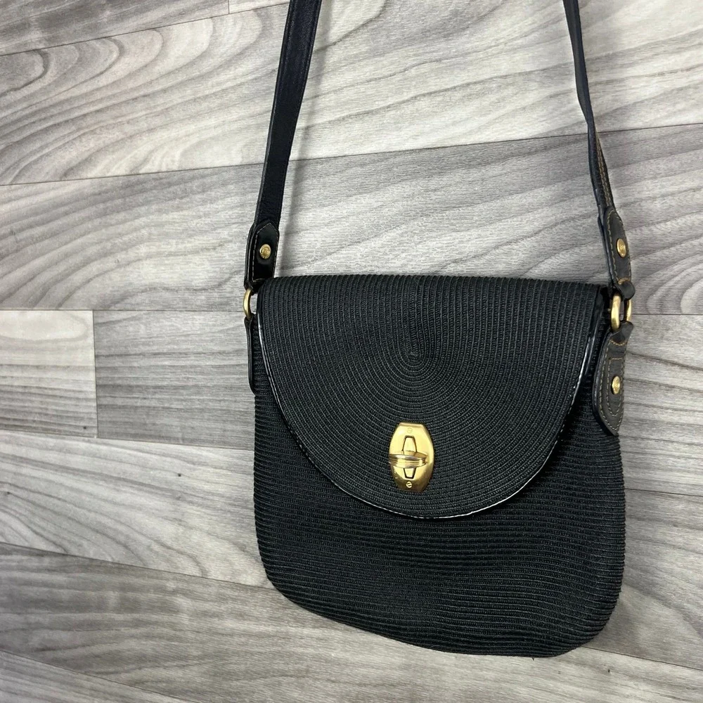 Eric Javits Crossbody Bag Women Black Raffia Flap Turnlock Inner Pockets Classic
